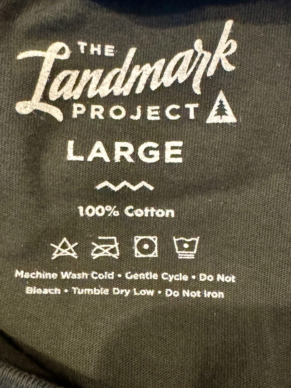 NWT Landmark- Unisex- Smokey Bear Graphic Tee - Black - Picture 4 of 6
